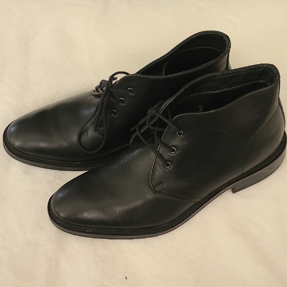 EUC Alfani Black Leather Chukka Boots